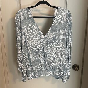 Buckle Floral V-Neck Blouse - White and Green